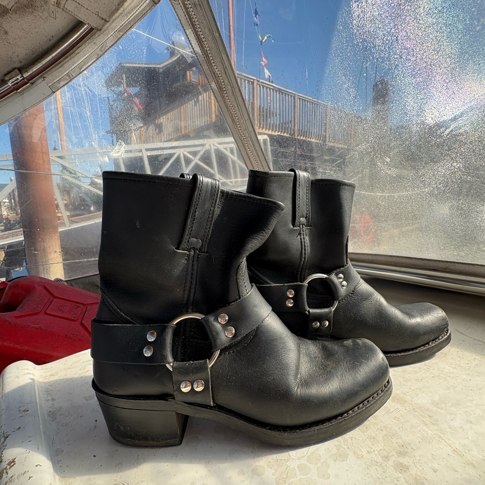 FRYE Black moto harness boots